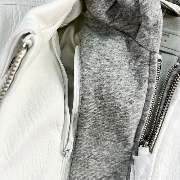 New Women’s BLANKNYC Textured Vegan Leather Moto Jacket with Hood Size XS - Picture 5 of 9